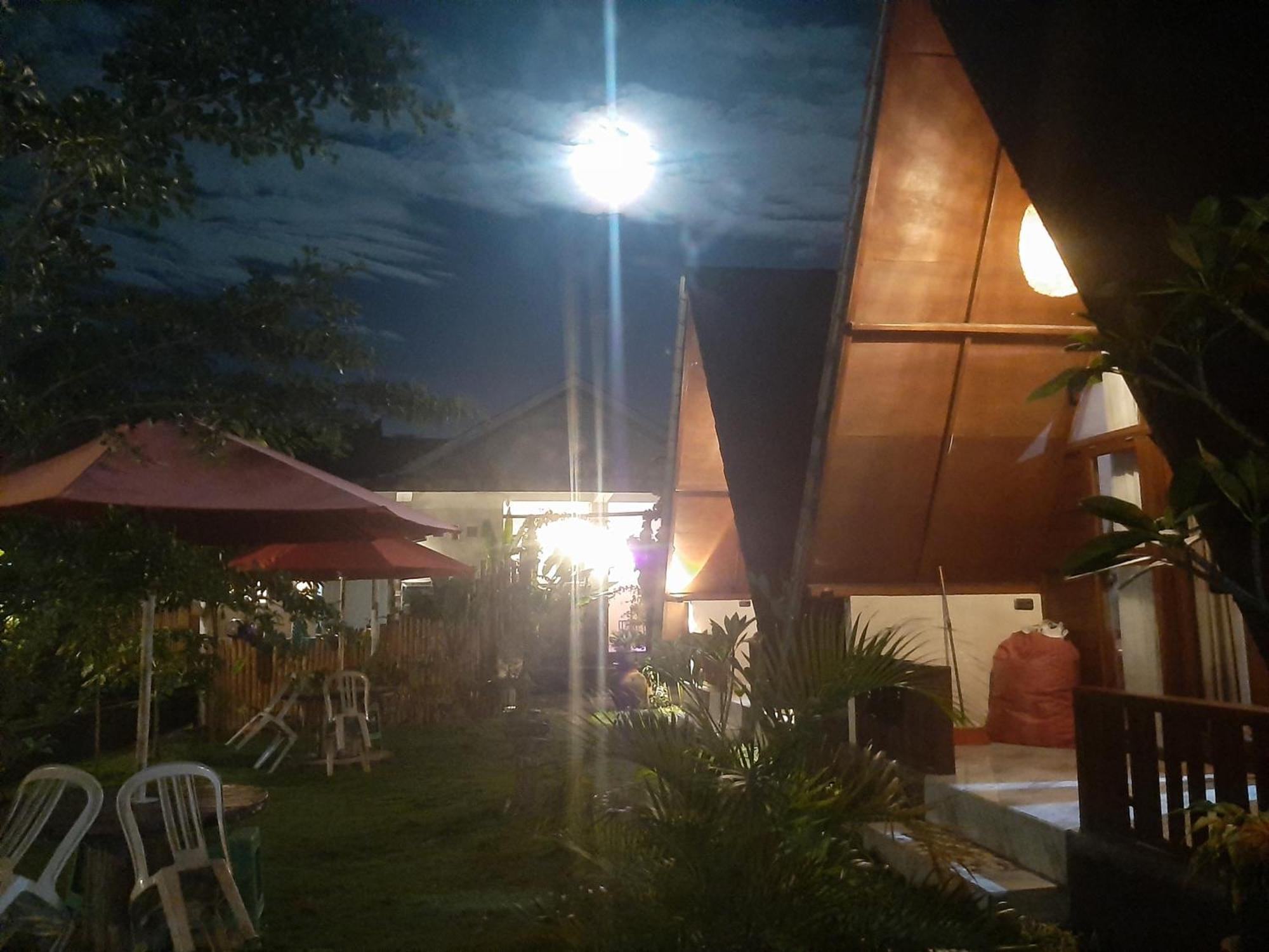 D' Carasti Bungalow Masbagik Exterior foto